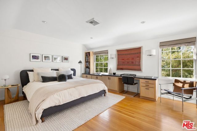 10339 Glenbarr Avenue, Los Angeles, CA 90064