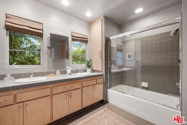 10339 Glenbarr Avenue, Los Angeles, CA 90064