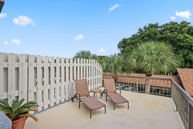 800 GREENSWARD Court 203-I, Delray Beach, FL 33445