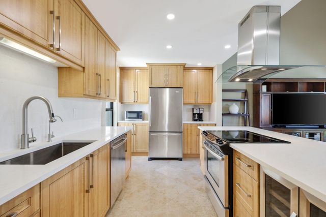 800 GREENSWARD Court 203-I, Delray Beach, FL 33445