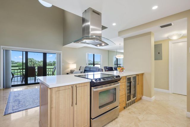 800 GREENSWARD Court 203-I, Delray Beach, FL 33445