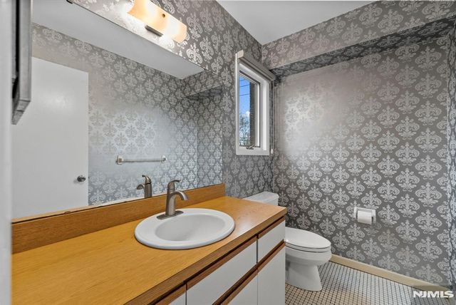 319 Gorge Road 5, Cliffside Park, NJ 07010