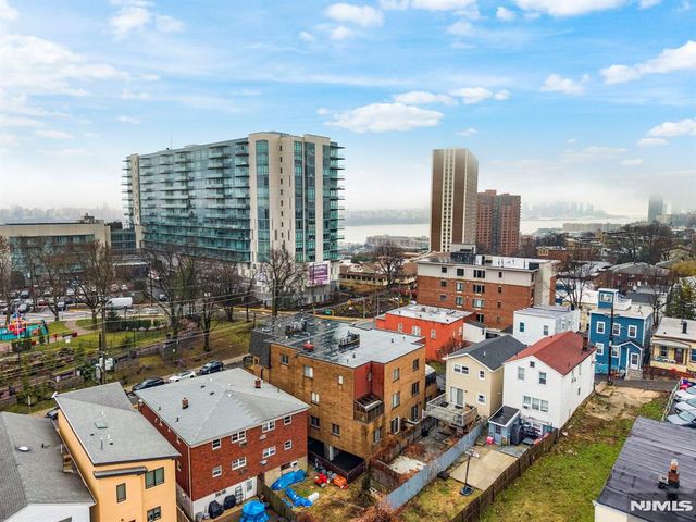 319 Gorge Road 5, Cliffside Park, NJ 07010