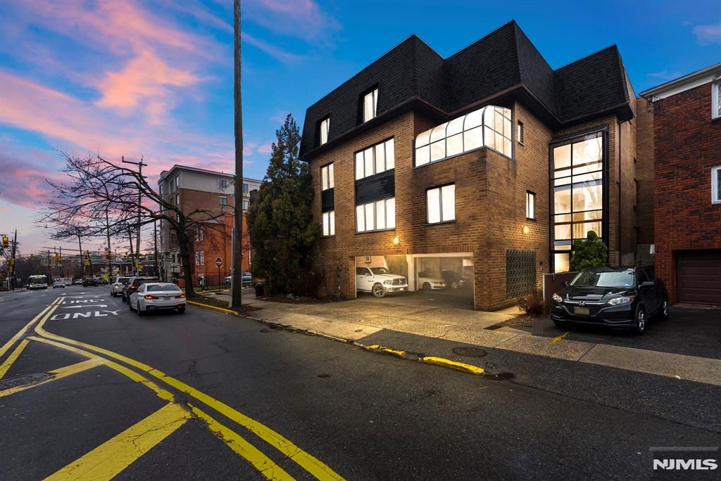 319 Gorge Road 5, Cliffside Park, NJ 07010