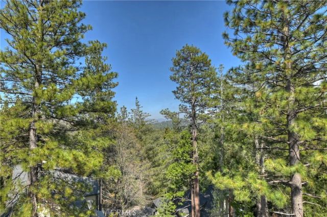 26300 Spyglass Drive, Lake Arrowhead, CA 92352
