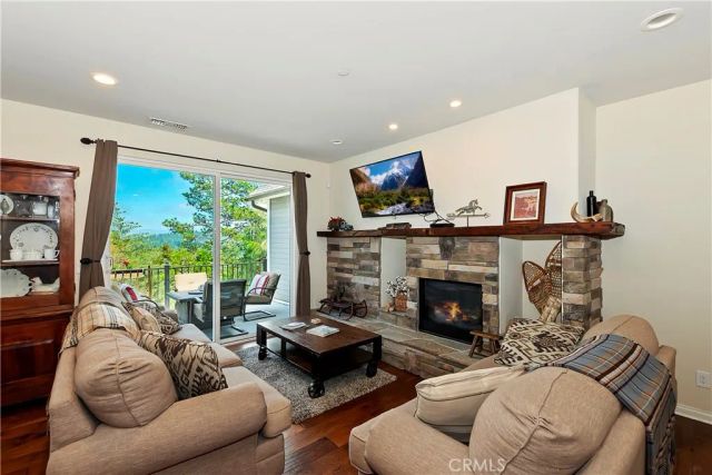 26300 Spyglass Drive, Lake Arrowhead, CA 92352