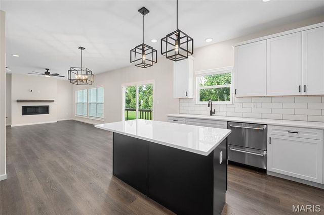 3304 White Pine Drive, Imperial, MO 63052