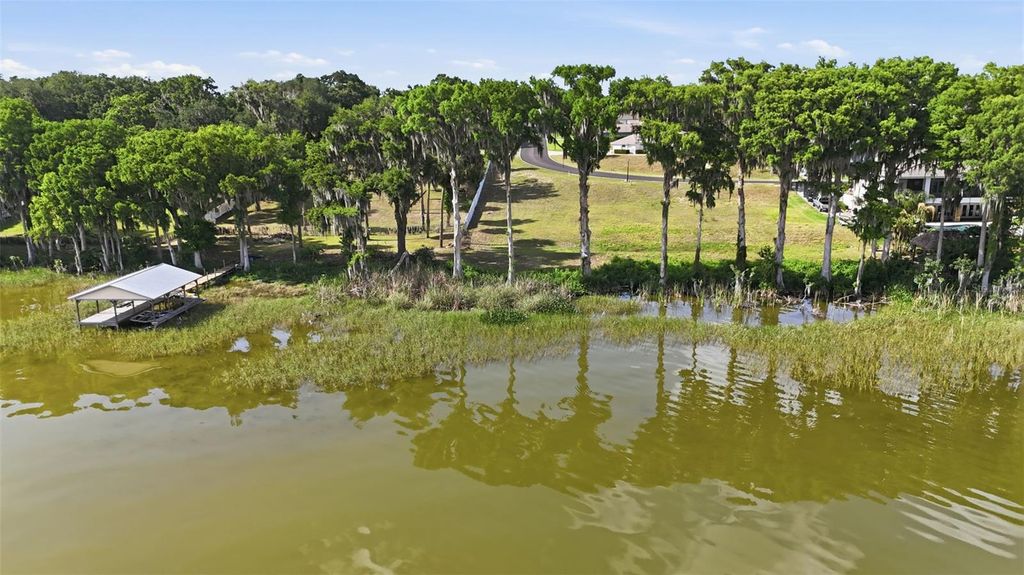 Image 5 of property listing at INDIAN TRAIL, Eustis, FL 32726