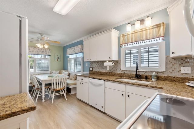 2905 AVENUE C, Holmes Beach, FL 34217