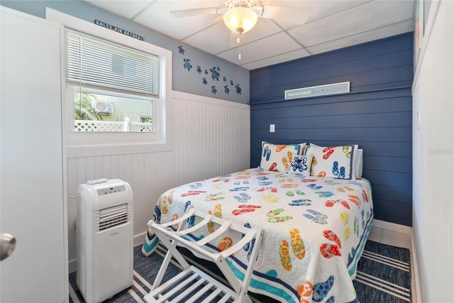 2905 AVENUE C, Holmes Beach, FL 34217