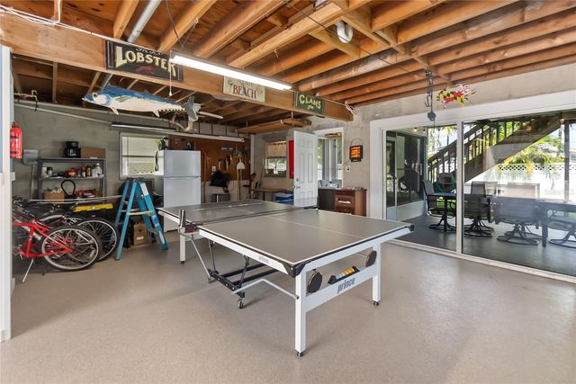 2905 AVENUE C, Holmes Beach, FL 34217