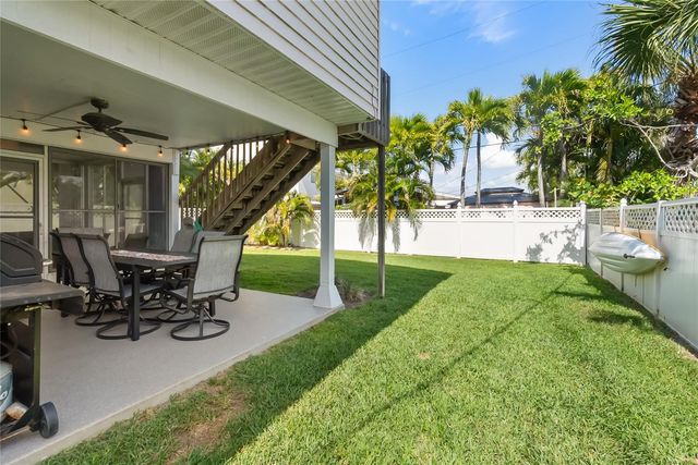 2905 AVENUE C, Holmes Beach, FL 34217