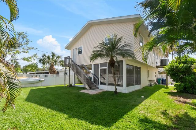 2905 AVENUE C, Holmes Beach, FL 34217