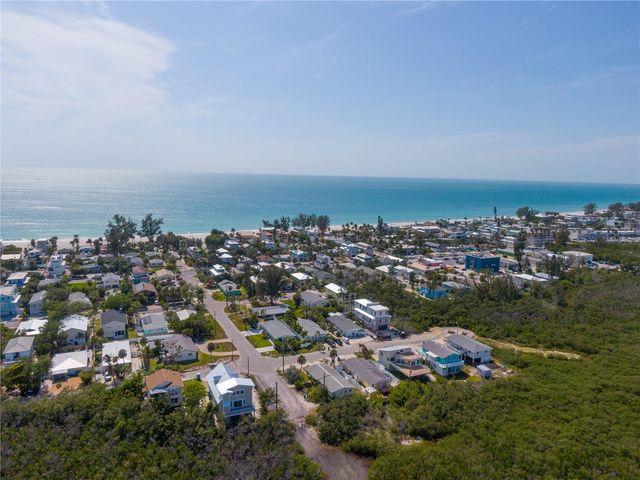 2905 AVENUE C, Holmes Beach, FL 34217