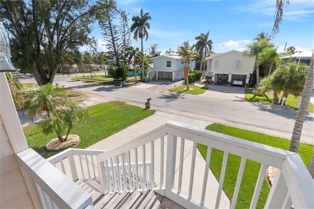 2905 AVENUE C, Holmes Beach, FL 34217