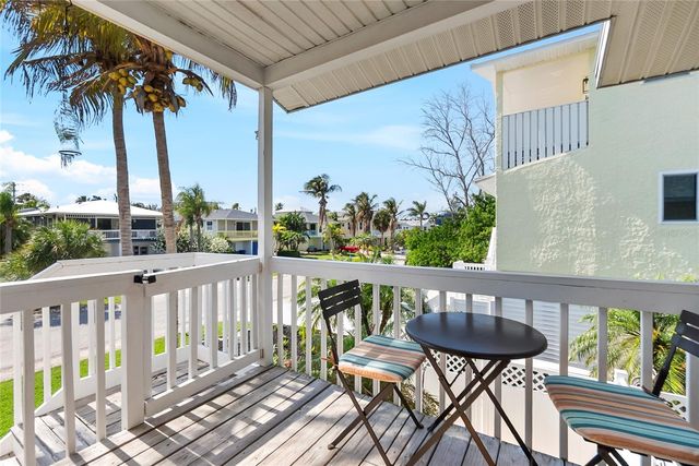 2905 AVENUE C, Holmes Beach, FL 34217