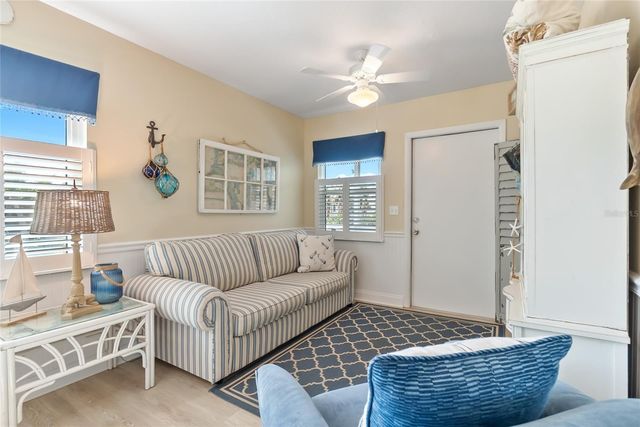 2905 AVENUE C, Holmes Beach, FL 34217