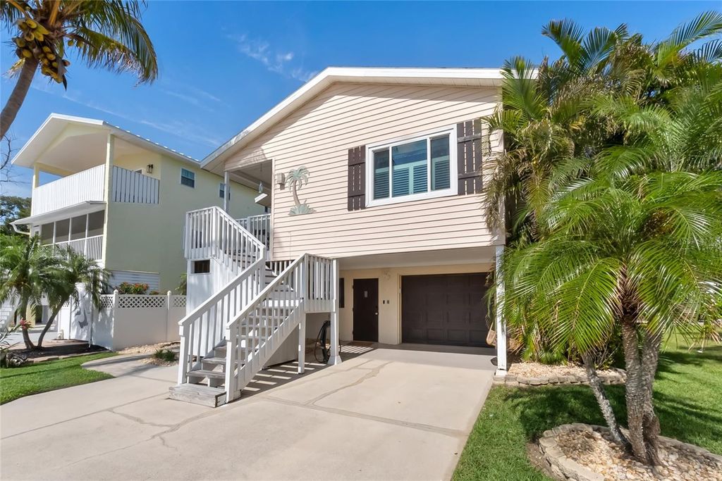 2905 AVENUE C, Holmes Beach, FL 34217
