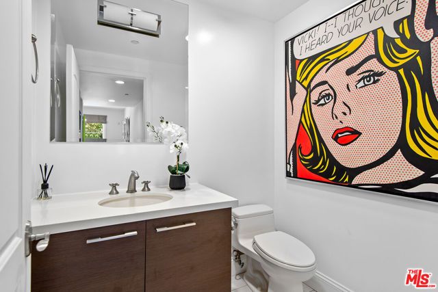 718 N Croft Avenue 103, Los Angeles, CA 90069