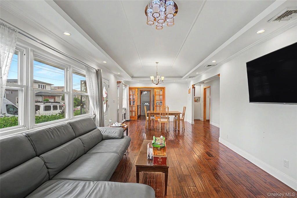 100 Memphis Avenue, Floral Park, NY 11001 — photo 4