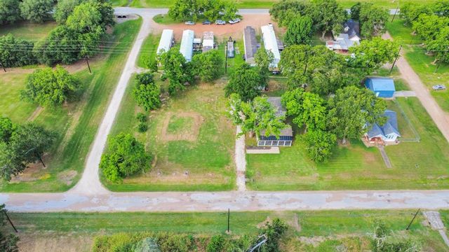 5915 Guyler Street, Wallis, TX 77485