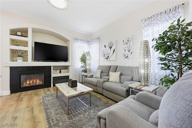 282 Spring River Avenue, Las Vegas, NV 89123