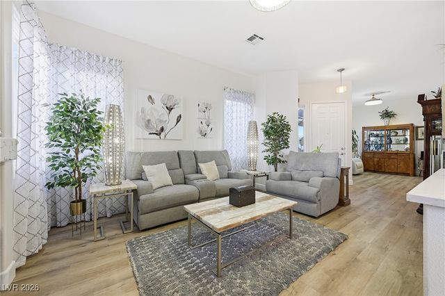 282 Spring River Avenue, Las Vegas, NV 89123