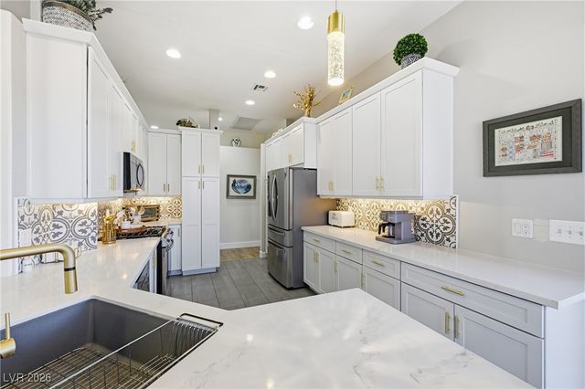 282 Spring River Avenue, Las Vegas, NV 89123