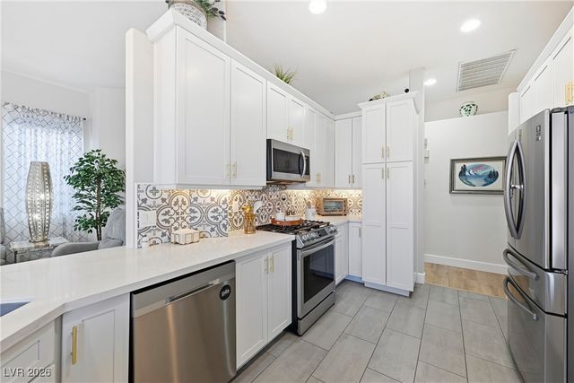 282 Spring River Avenue, Las Vegas, NV 89123