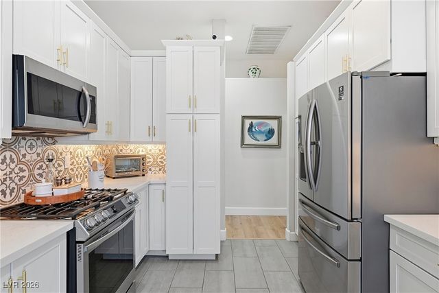 282 Spring River Avenue, Las Vegas, NV 89123