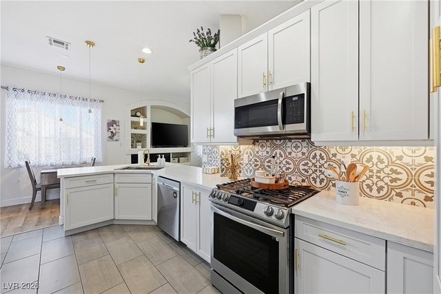 282 Spring River Avenue, Las Vegas, NV 89123