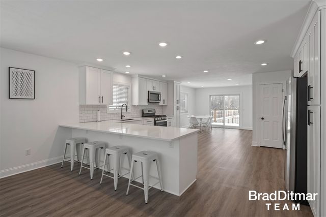 1847 Aberdeen Street, Grand Rapids, MI 49505