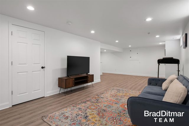 1847 Aberdeen Street, Grand Rapids, MI 49505