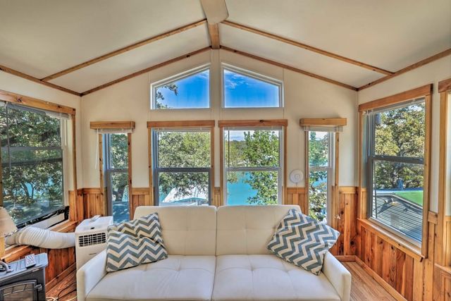 179 Private Road 1735, Chico, TX 76431