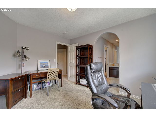 22002 Ne LACHENVIEW Ln, Fairview, OR 97024