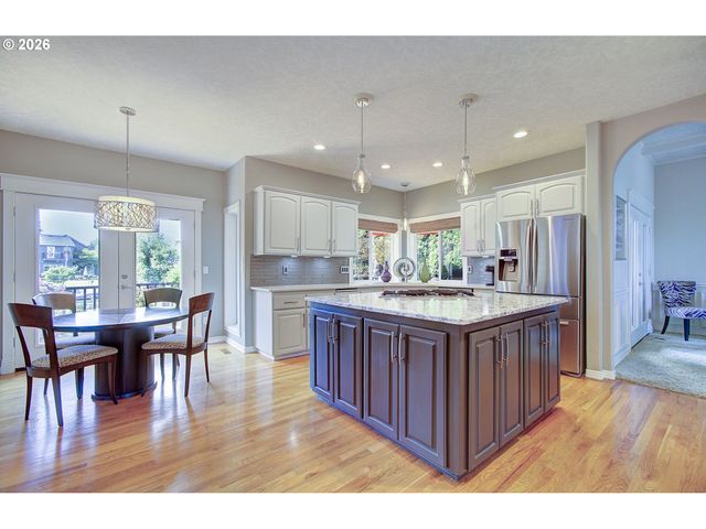 22002 Ne LACHENVIEW Ln, Fairview, OR 97024