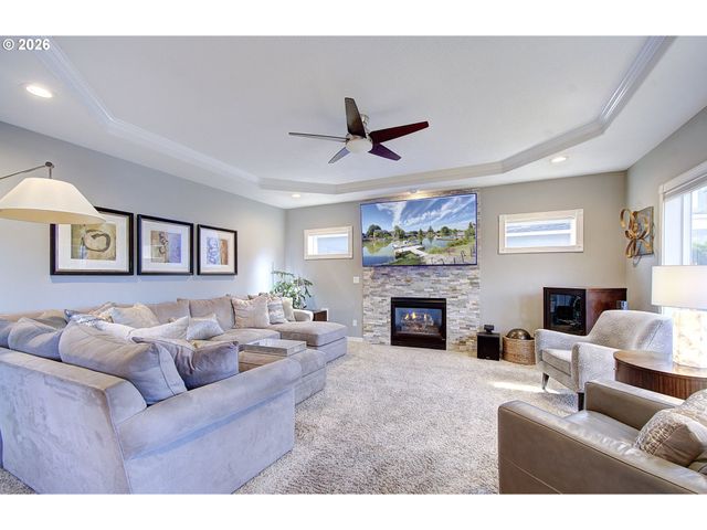 22002 Ne LACHENVIEW Ln, Fairview, OR 97024