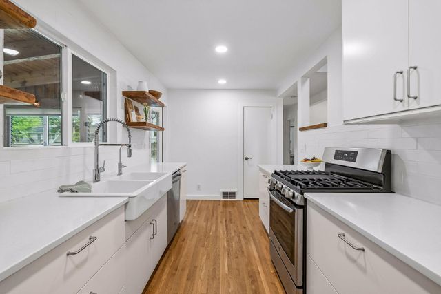 5712 York Avenue S, Edina, MN 55410