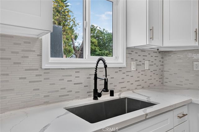 7032 Crebs Avenue, Reseda, CA 91335