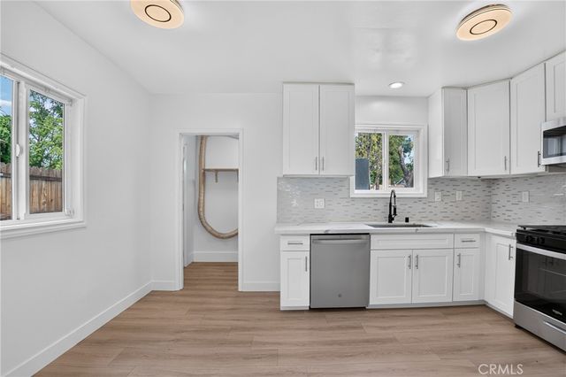 7032 Crebs Avenue, Reseda, CA 91335