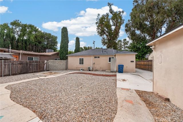 7032 Crebs Avenue, Reseda, CA 91335
