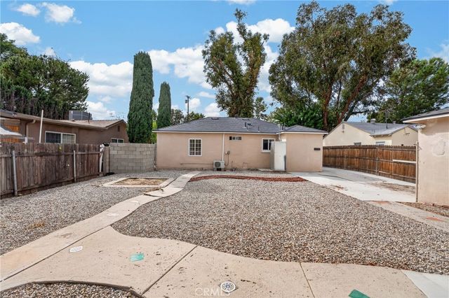 7032 Crebs Avenue, Reseda, CA 91335