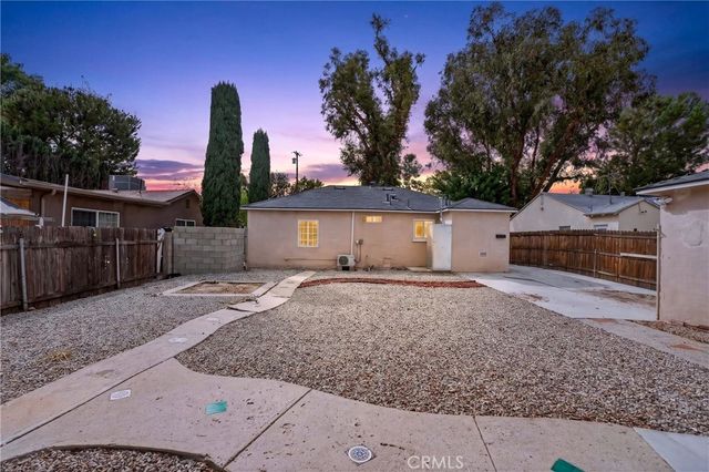 7032 Crebs Avenue, Reseda, CA 91335