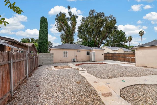 7032 Crebs Avenue, Reseda, CA 91335