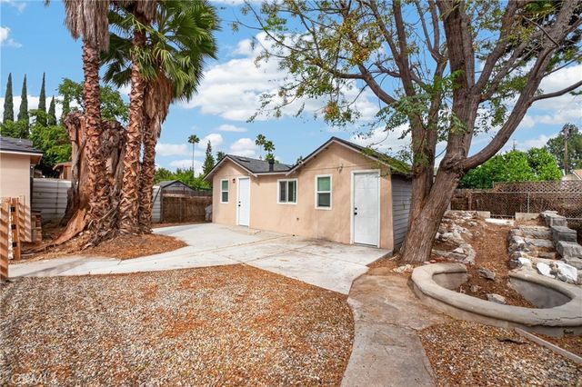 7032 Crebs Avenue, Reseda, CA 91335