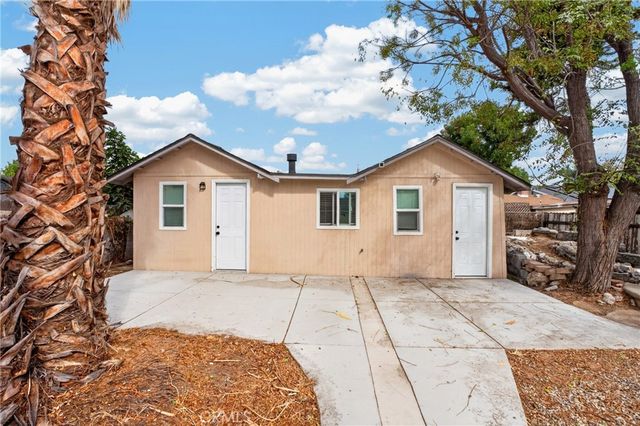 7032 Crebs Avenue, Reseda, CA 91335