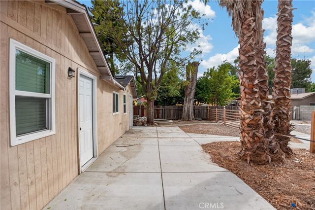 7032 Crebs Avenue, Reseda, CA 91335