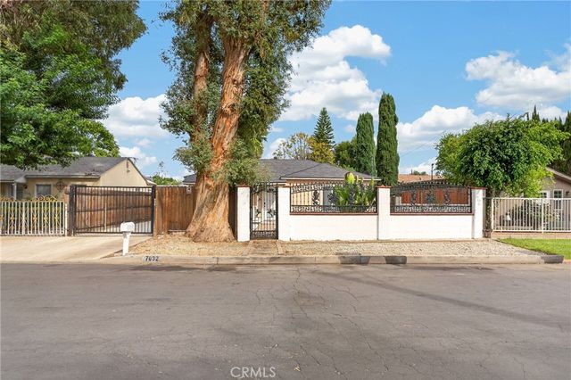 7032 Crebs Avenue, Reseda, CA 91335