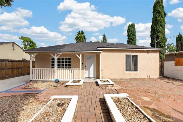 7032 Crebs Avenue, Reseda, CA 91335