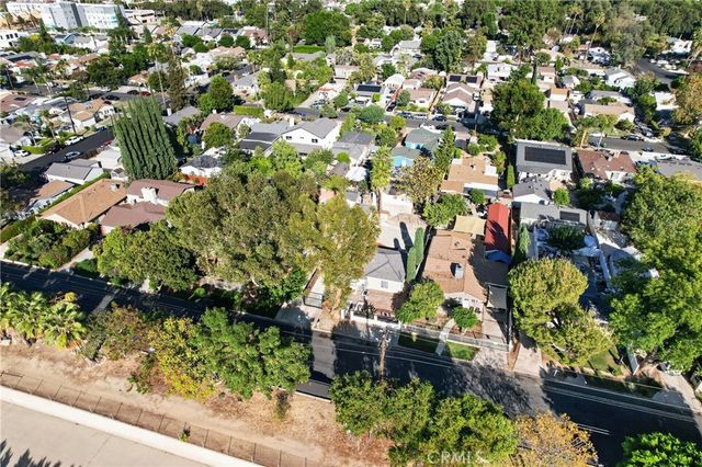 7032 Crebs Avenue, Reseda, CA 91335